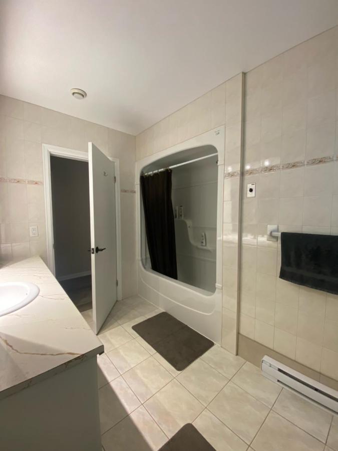 Private Room Lakeview House- Westmount Moncton Esterno foto